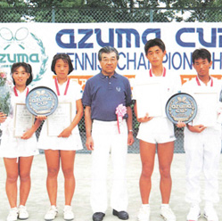 At the awards ceremony of the 1st azuma Cup.