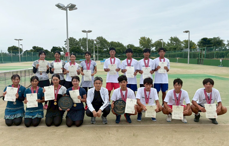 At the awards ceremony of the 36th azuma Cup.